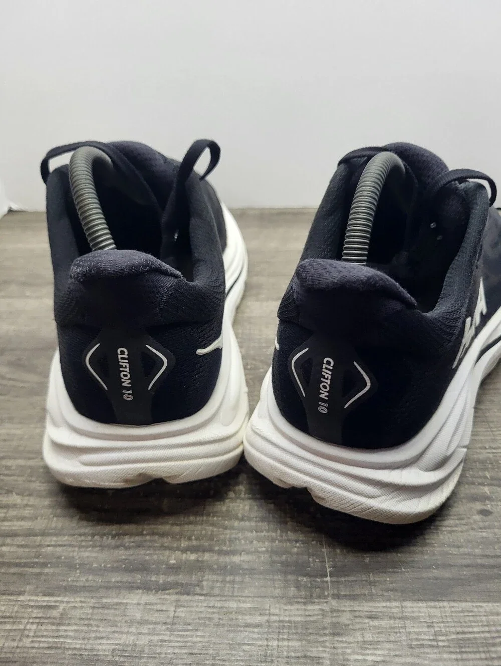 Hoka Clifton 10 Women’s Running Shoes Black White Size 9 EE Extra Wide Comfort
